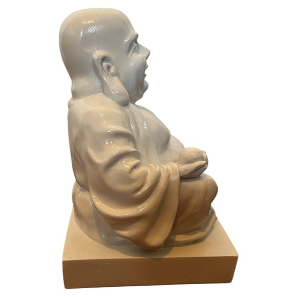 White Buddha Statue - Picture 6 of 9